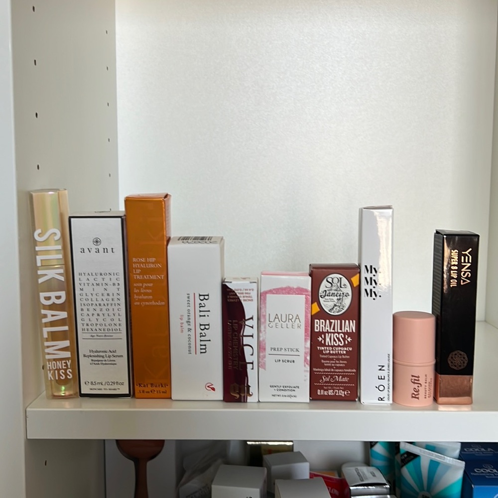 - Variety of Lip Products: Oil, Balm, Tint, Treatments